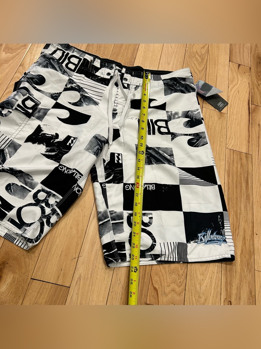 NWT Billabong Black & White Logo Graphic Print Board Shorts - Men’s Size 38 - Picture 6 of 6